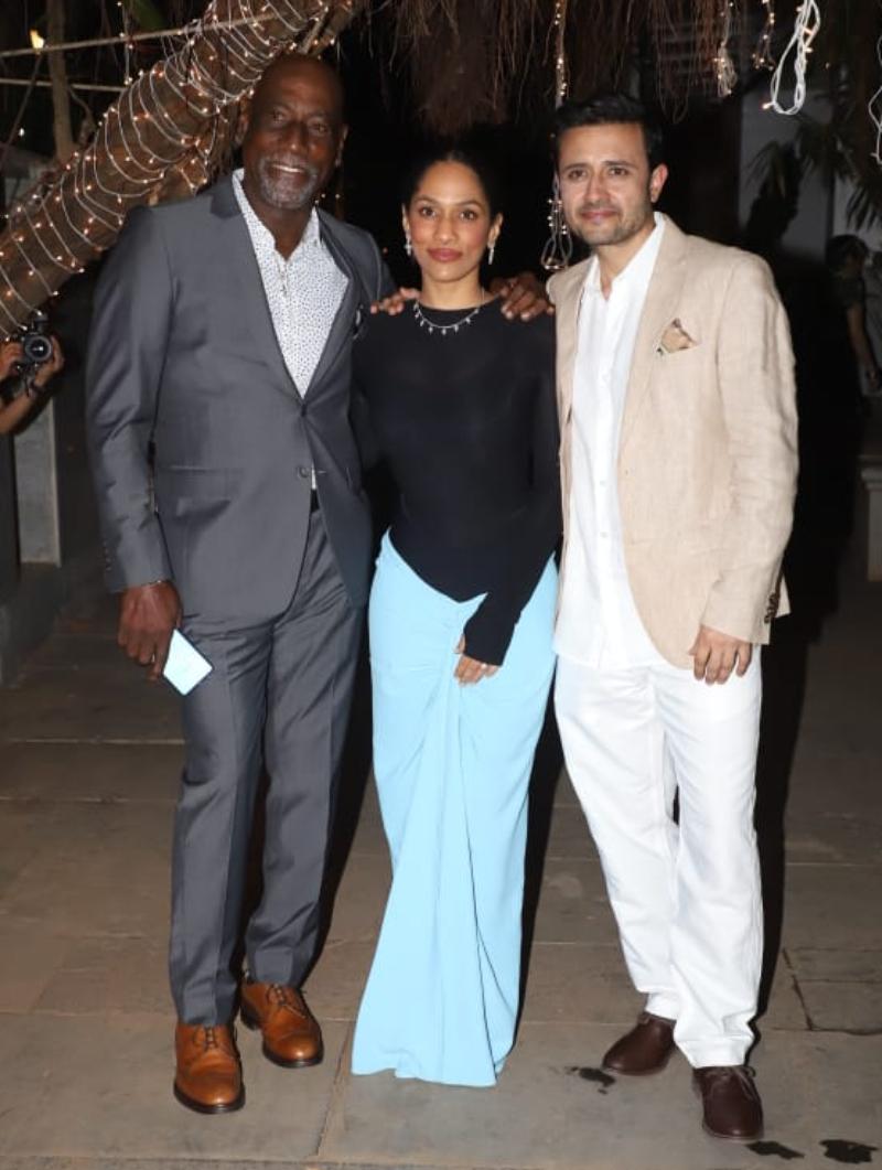 Masaba was all smiles as she posed with her father, veteran West Indies cricketer, Sir Vivian Richards for paparazzi. Reportedly, Masaba was escorted to the party by her father, Vivian Richards. Where as, her mother, Neena Gupta arrived with her husband Vivek Mehra. 